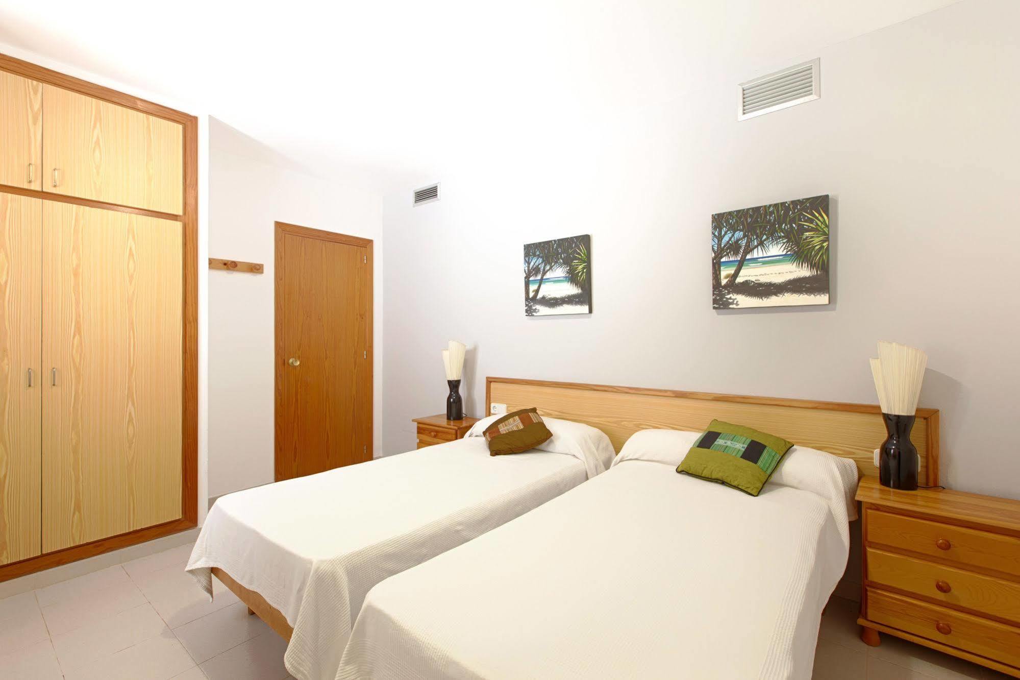 סנטה אאולריה דס ריו Apartamentos Colomar מראה חיצוני תמונה